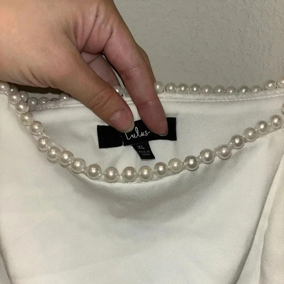 NWOT Lulus Luminous Aesthetic White‎ Pearl Bow Long Sleeve Romper - Picture 4 of 7